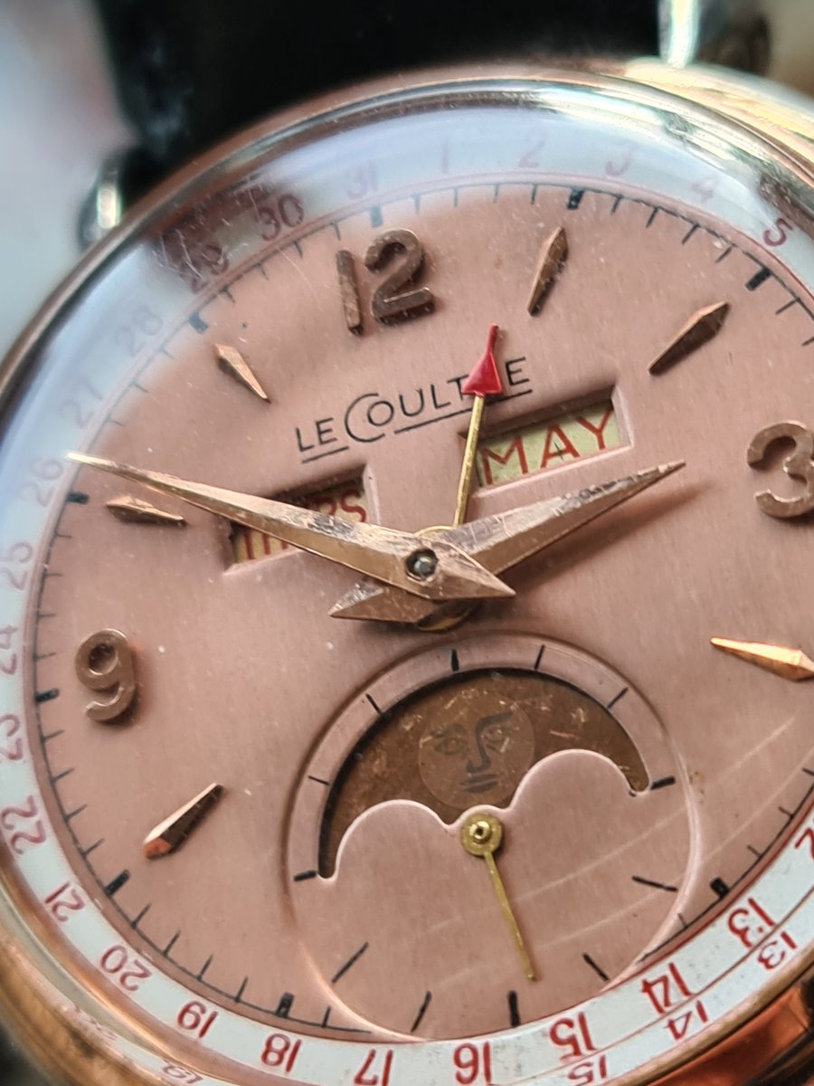 thewatchcc's tweet photo. Last night we held our November Virtual Showcase. It was a small but fantastic discussion with a great range of watches, as always. Including this #jlc Triple Calendar from the 1950s with an original #salmondial.
#jaegerlecoultre #triplecalendar #watches #watchfam #thewcc https://t.co/vz7pAxIMRm