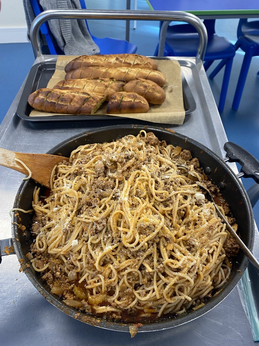 springfieldpru's tweet photo. Spaghetti Bolognese was on the menu at #sprSESKU on Friday. Even #sprgizmo loved it! #sprBTEC #sprfood https://t.co/OLs8GVd8dY