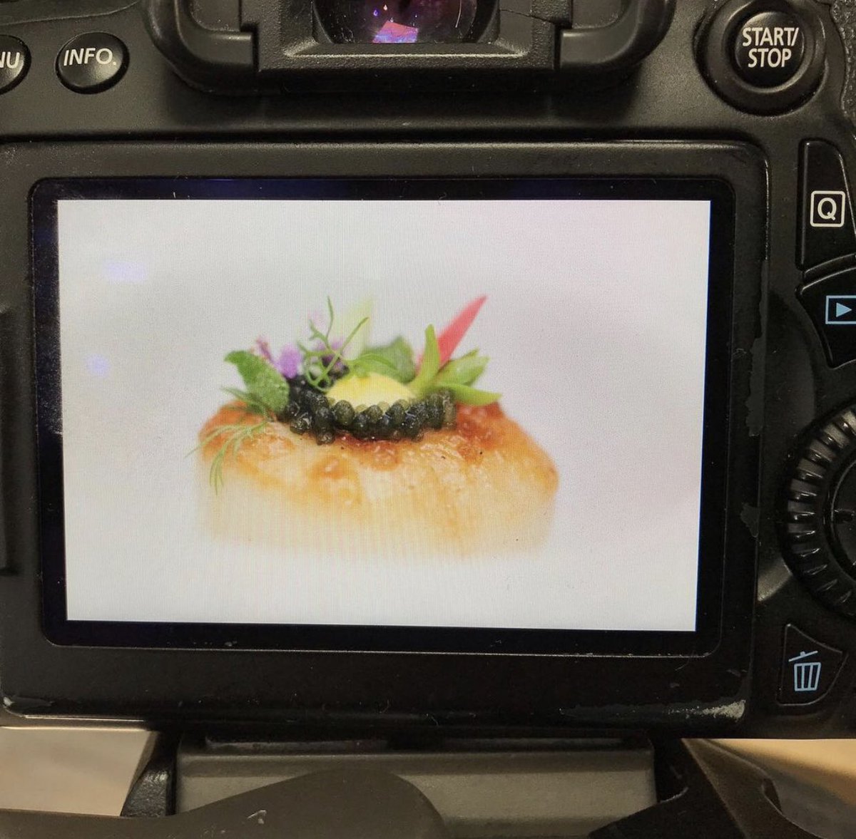 1 week until @LDNKitchenSoc at the @chefsdotnet <a href="/BunzlLockhart/">Lockhart Catering</a> Kitchen Showroom featuring <a href="/gregemmerson_/">Greg Emmerson</a> <a href="/Robbie_lorraine/">Robbie Lorraine</a> <a href="/Foodandcourses/">Only Food and Courses</a> <a href="/fairfax_london/">Fairfax London</a> @burntlemonchefs @origblackgarlic <a href="/koppertcressUK/">KoppertCress UAE-UK</a> <a href="/FranckPontais/">Franck Pontais</a> and more. 
Why not join us? 
#NoEgosJustAmigos