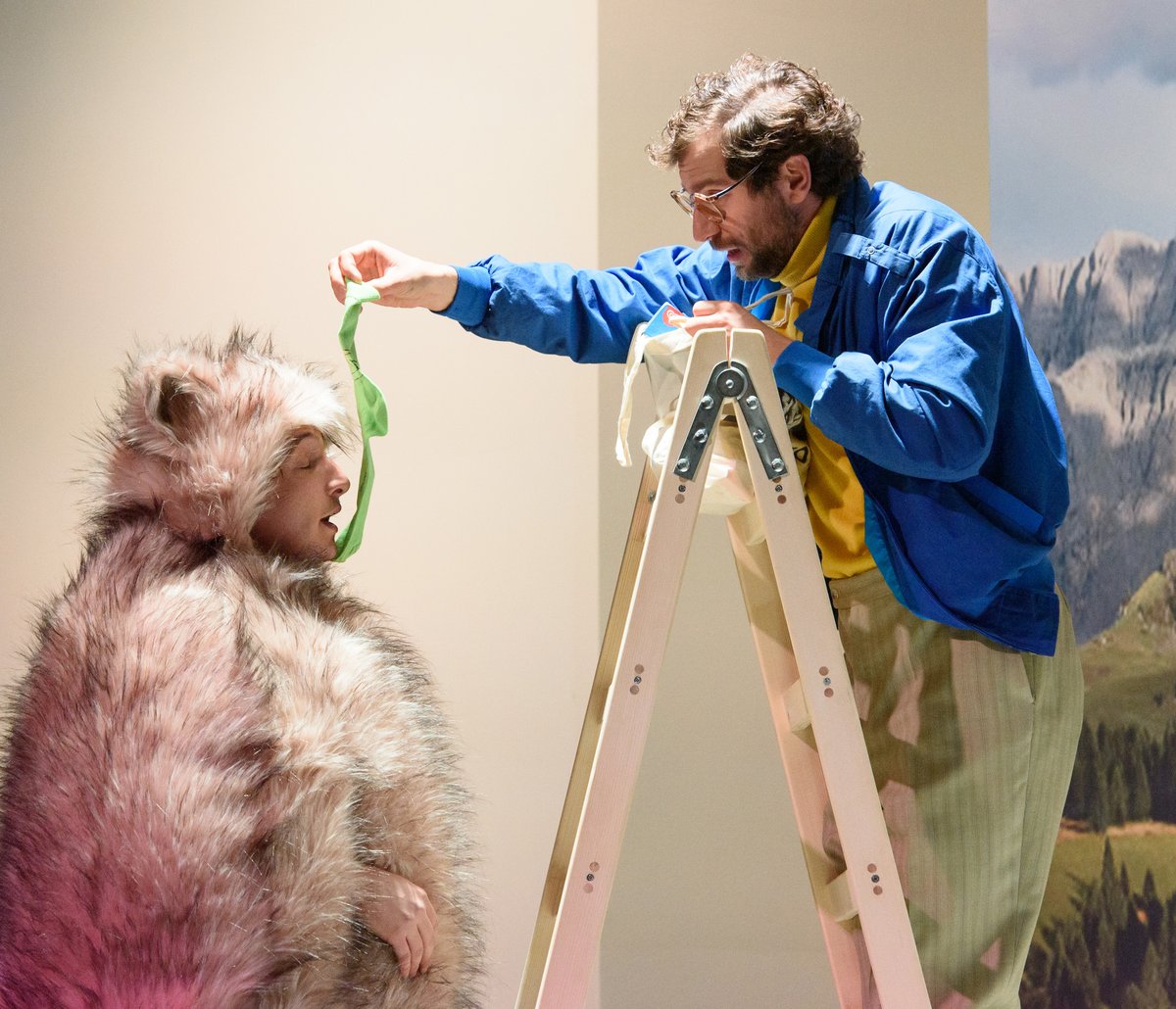 ÖTZI UND DAS EIS OBEN
von Anah Filou
für alle ab 7 Jahren 
In Zusammenarbeit mit dem UFO Bruneck
-
ab 20. Nov in Bruneck, Brixen, Schluderns, Meran 
ab 8. Dez in Bozen
-
Regie Joachim Gottfried Goller
Mit Viktoria Obermarzoner, Sebastian von Malfèr, Markus Weitschacher