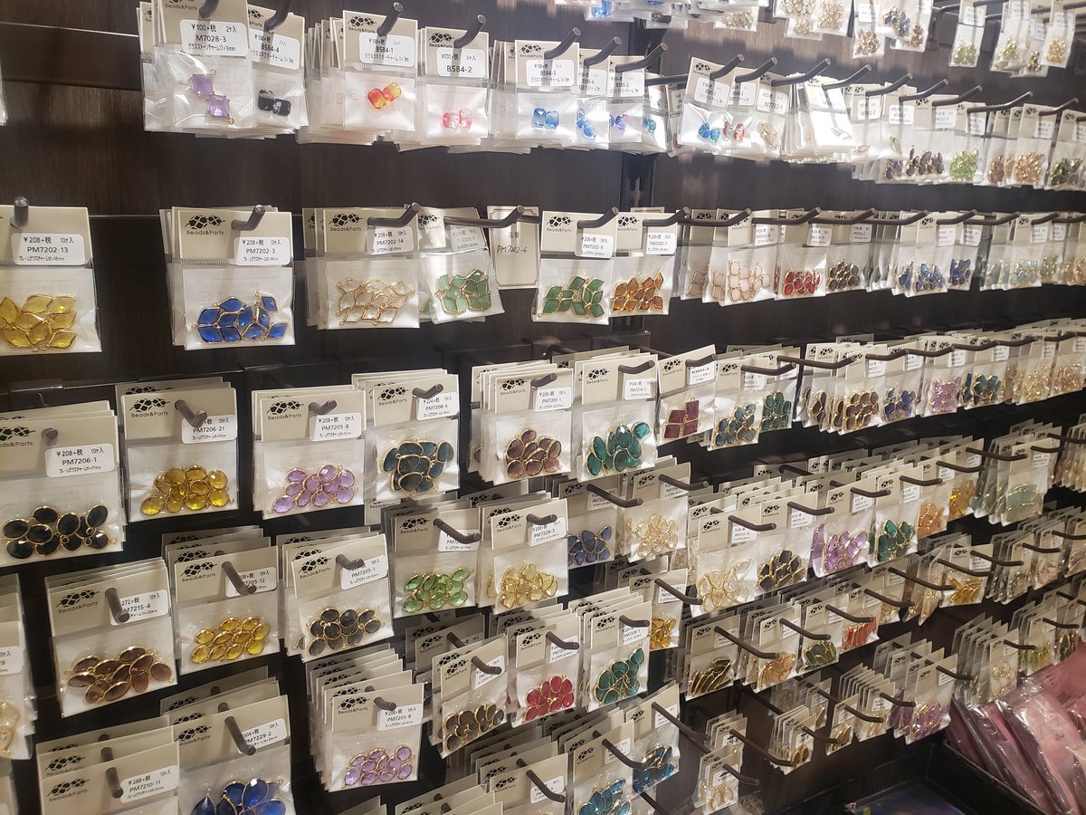 池袋アルタにオープンしたビーズパーツ屋さんが品揃え豊富な上お手頃価格で沸き立つ手芸界隈の皆さん Togetter