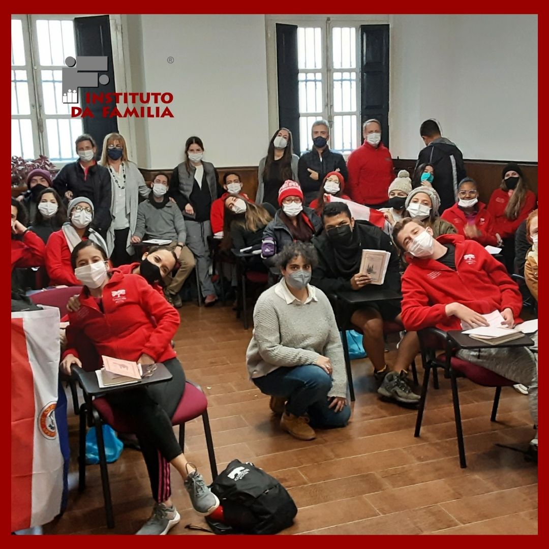 insdafamilia's tweet photo. 🚶♀️🚶♂️El Instituto da Familia recibió este fin de semana a los jóvenes de la #ReddeEgresados del Programa para el Fortalecimiento de la Función Pública en América Latina @fundacionbotin.
#CaminodeSantiago #insfamilia #fundacionbotin #RedEgresados #Américalatina https://t.co/jvImqtBHLF