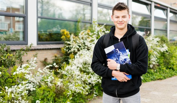 Ingrado1's tweet photo. 6 aanbevelingen om schooluitval door stress en prestatiedruk tegen te gaan, thuisquarantaine en verzuim melden, hoe zit het ook alweer en de internetconsultatie #onderwijszorgarrangementen @MinOCW . Dit en meer in onze nieuwsbrief. 
 https://t.co/XdlK0xtLi9 #rmc #leerplicht https://t.co/NKh1npESmY