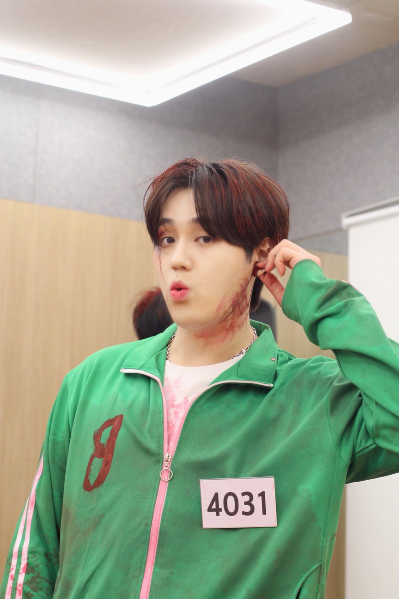 ncusofficial_jp's tweet photo. [#엔비픽] 

📺#엔쿠스_비하인드_Pick 

📸 쿠스로윈_서석진.jpg 

쿠스와 쿠키는 깐부잖아🤝

#NCUS #엔쿠스 #쿠스로윈
#서석진 #SEOSEOKJIN
#할로윈데이 #Halloween
#엔징어게임 #오징어게임 https://t.co/Pk7Gio8ONr