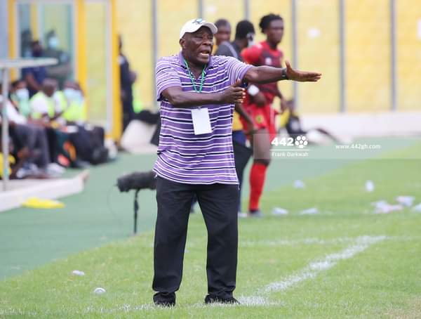 SaddickAdams's tweet photo. Most of the GPL coaches I've encountered speak so highly of Great Olympics coach, Annor Walker. 

One described him as the Ancelotti of Ghana Football. Highly conventional yet tactical. And his man management is top notch. Solid coach https://t.co/W9zXFWNOEz