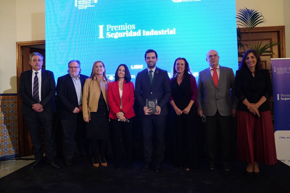 SegurinterSS's tweet image. Desde @segurinterSS compartimos y nos sentimos orgullosos por el premio recibido de @Aseival  apadrinado por la Conselleria de Economía y trabajo en los primeros premios de Seguridad Industrial.