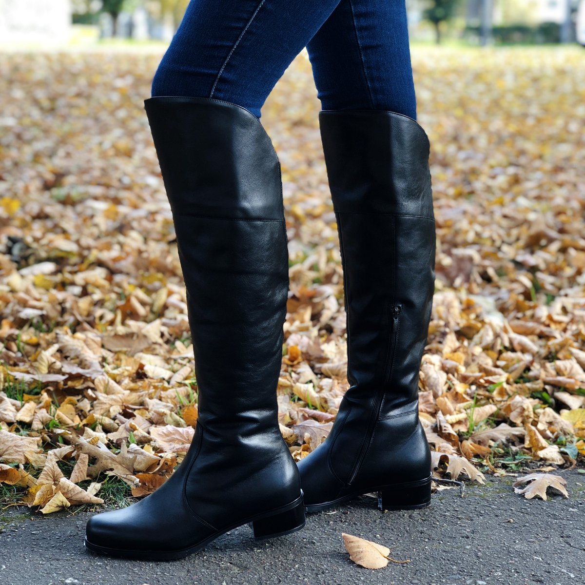 ZaigaUzSalas's tweet photo. Cik gari zābaki tev patīk?
👢 #Aaltonen 41-43
https://t.co/lvs4ac5FRV
💃 Laura
How long do you like your boots to be? #kneehighboots
#tallfashion #tallstyle #bigshoes #plussizeshoes #bigsizeshoes #tallboots #largesizeshoes https://t.co/P9ltQzq87S
