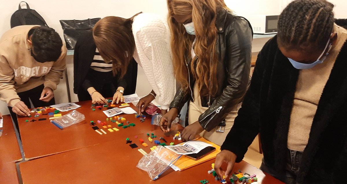 E4THEcs's tweet photo. MCAT - Retour de stage: relire une expérience en croisant les approches pour une relecture la plus exhaustive possible... avec pour objectif d'en valoriser tous les acquis! #lyceejarennes #formation #créativité #collaboration #tourisme #Rennes #Bretagne https://t.co/dhnnODsOnJ