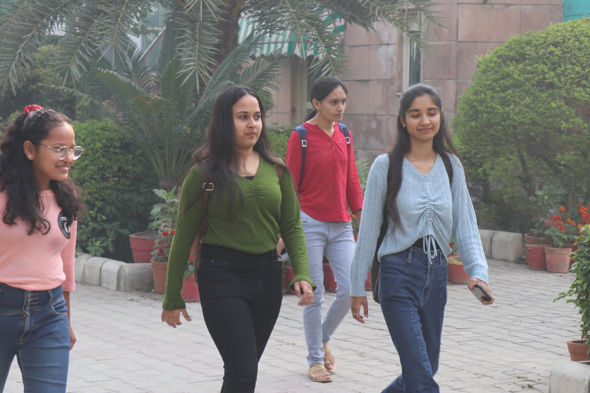 PIETPanipat's tweet image. Have a glimpse of the first day after breaks with us at the institute and the smiles our Pietians are holding to join back again.

#pietcampus #panipatinstituteofengineeringandtechnology #Backtocampus