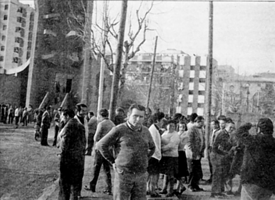 AteneuVdk's tweet photo. Hoy se cumplen 45 años de la Huelga más importante que ha habido en #Viladecans y #Gava. Nuestro recuerdo a las más de 4000 personas y sus familias que lucharon durante 95 días para mejorar sus condiciones de vida. La Huelga de @RocaSanitario fue el máximo ejemplo de apoyo mutuo https://t.co/k3718r8rzv
