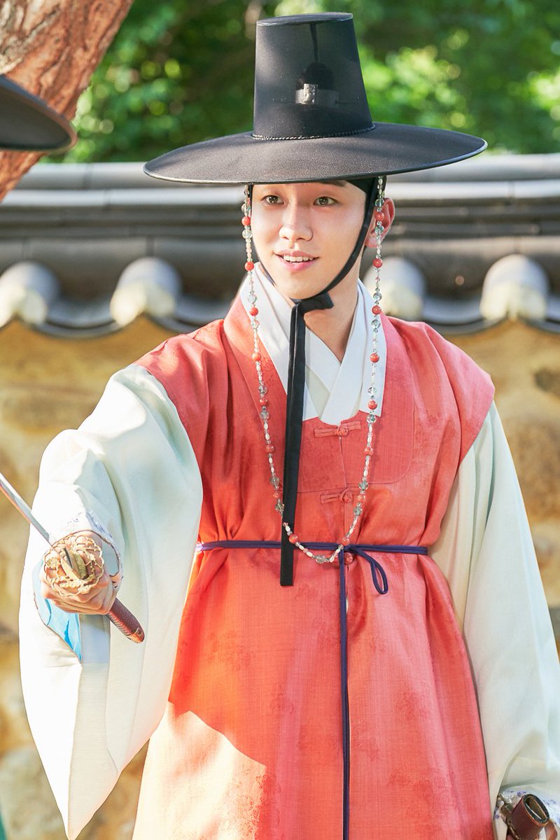 JESSl_HO's tweet photo. Look forward to the next interesting story of "Yeonmo". Please look forward to what kind of choices "Lee Hyun" will make. https://t.co/TgXKlgn7zp