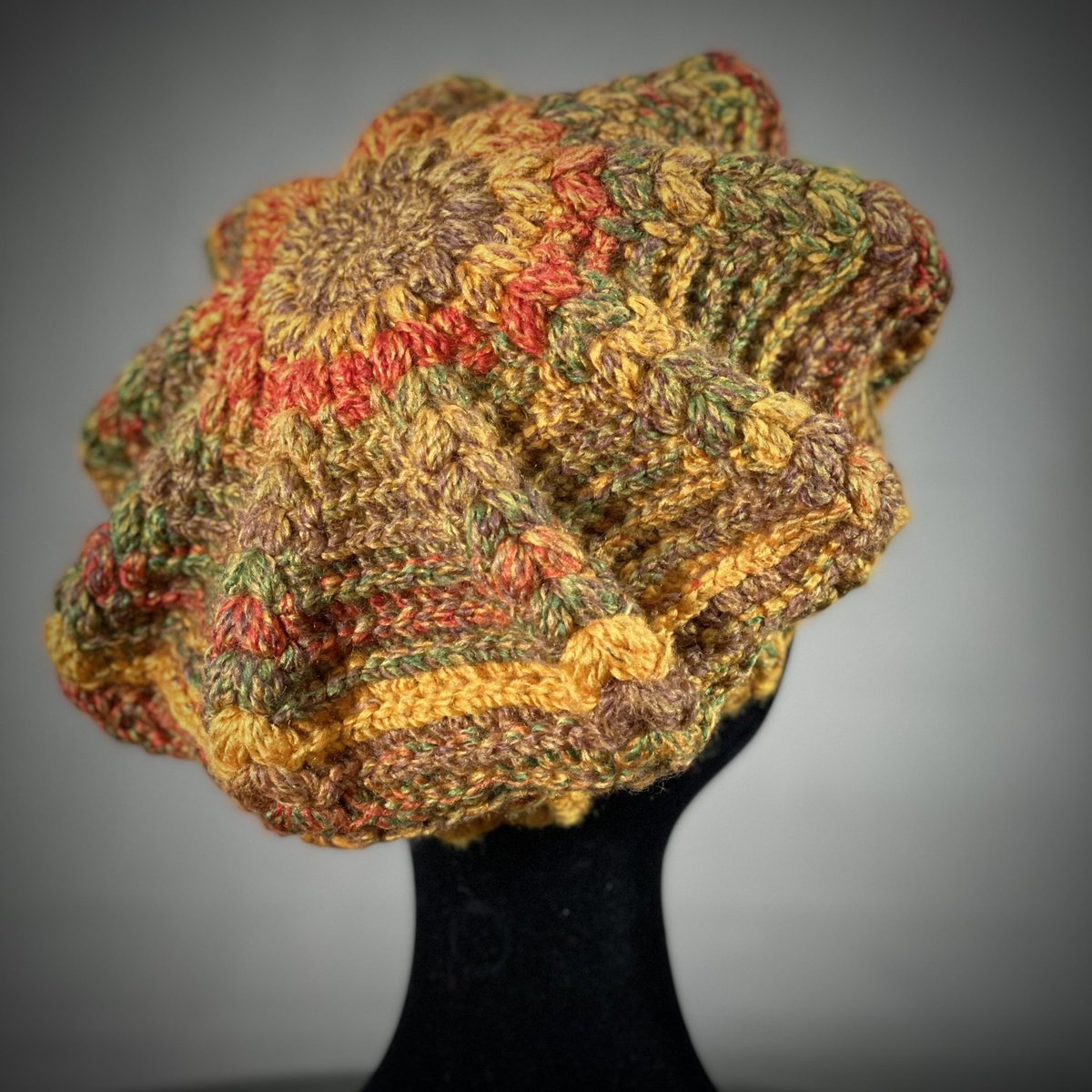 I am in love with this beret!! Fit for an Empress!! 😍 

#Crown #SheReady #Queen #Handmade #WithLove #HandCrafted #SelfTaught #OwnDesign #Crochet #CrochetersOfInstagram #CrochetHat #CrochetLove #RedGoldAndGreen  #MannequinHead