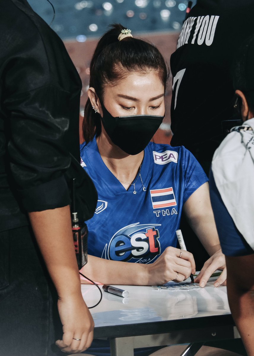 tm_jj13's tweet photo. 〰️ ตั้งแต่วันที่ได้พบเธอ ก็ไม่มีดอกไม้ใดที่เจอที่จะสวยงาม ที่จะงดงามเท่ารอยยิ้มของเธอ ◡̈ https://t.co/4ekI0AwU6O