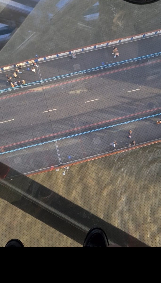 SVL_couriers's tweet photo. Camera image from our new drone delivery over London.  Not really its from the walk over Tower Bridge.  If you have any delivery requirements please get in contact.  Fleet of drivers and full tracking details #towerbridge #svlcouriers #trackingapp #deliveryservice https://t.co/Bu7ggKzdUo