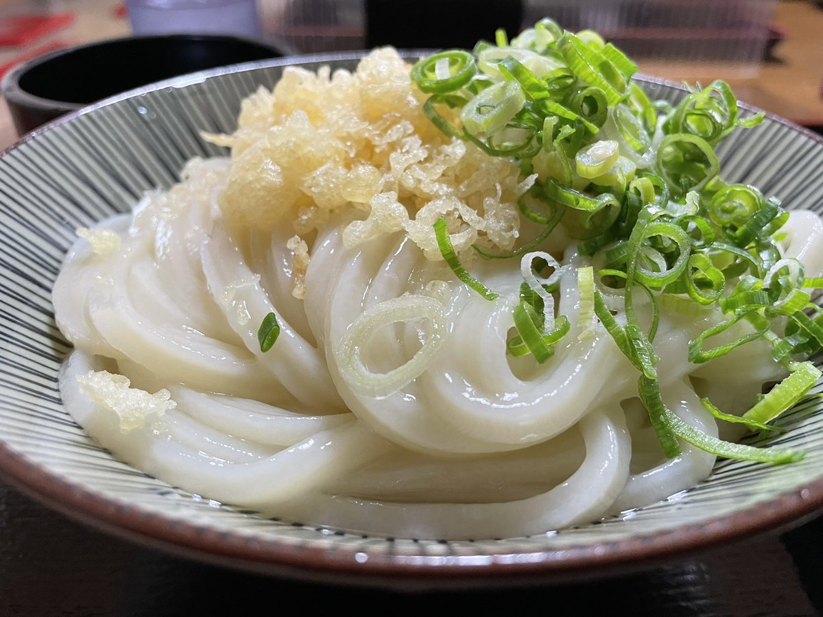 _ATS52gk's tweet photo. 今日のランチ✨
ぶっかけ冷や大とてんぷら、おにぎり¥740👏
地元で一番美味いうどん屋さんかも😆
麺を飲み込める程つるつるしている👌
香川県にある谷川米���店を思い出す感じ👏
美味しかったー😭

ごちそうさまでした♪

#ランチ
#丸池
#さぬきうどん
#谷川米穀店
#徳島 https://t.co/0PzcD2E3M4