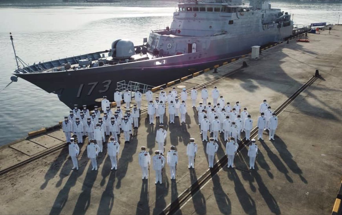 Siap siaga. 

Warga <a href="/kdperak173/">KD PERAK</a> tampil segak dlm perbarisan audit kesiagaan pagi ini di Tambatan PTKK. Kapal akan menjalani pemeriksaan &amp; penilaian drpd Bahagian Kesiagaan <a href="/MPA_Timur/">HQ Eastern Fleet</a> selama 4 hari dan aspek dinilai meliputi pengurusan organisasi, logistik dan material.

#NavyNews