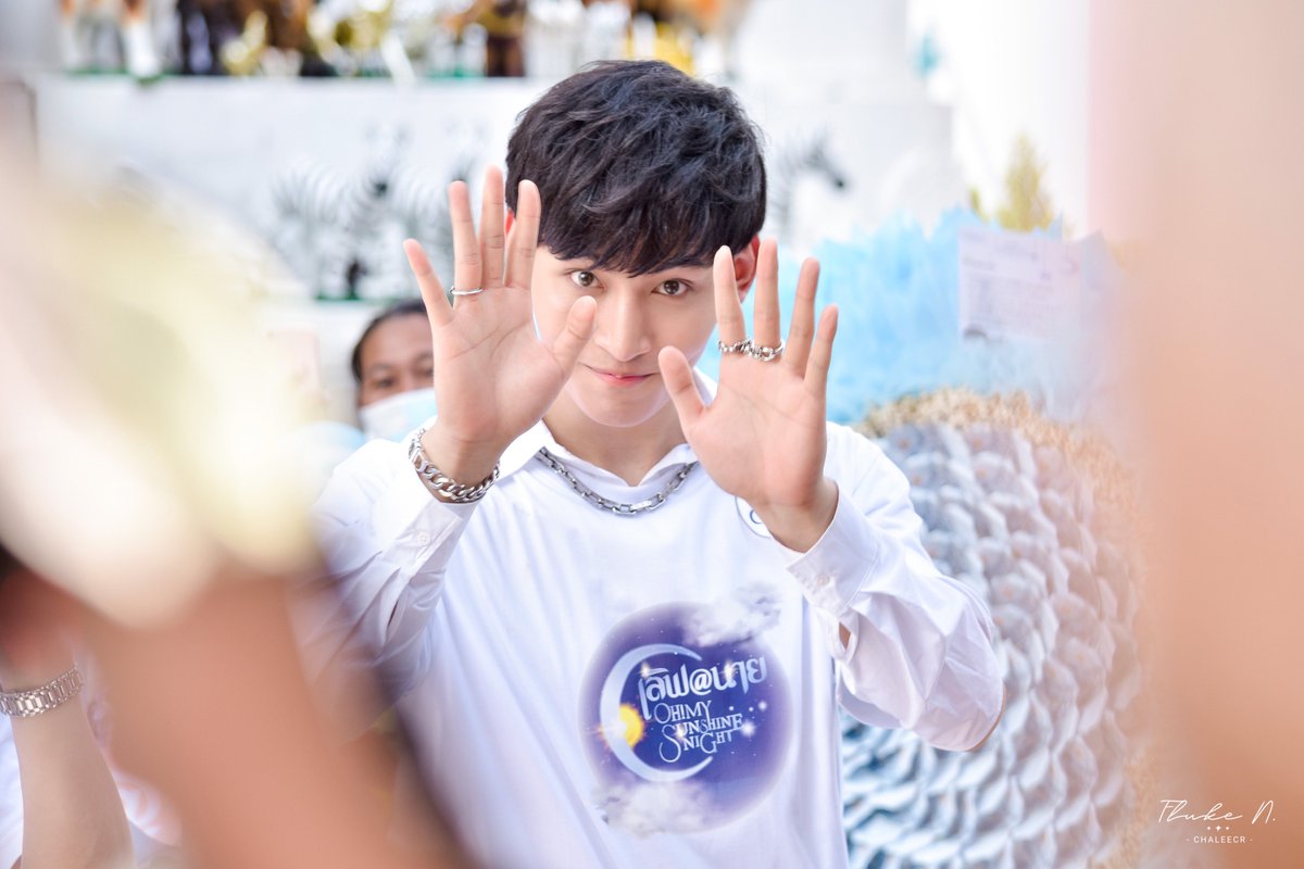 4Merryweather's tweet photo. ⟢ ต๊ะเอ๋ ต้าวมี่ 🐻⸝⸝⸝
 :
—— เป่งท่าบ๊ายบายที่น่ารักที่สุดเยย~
           
🧸「 #โอห์มไง  #OhmThitiwat 」
:
 #บวงสรวงLoveAt9 https://t.co/0pS08lkvm7