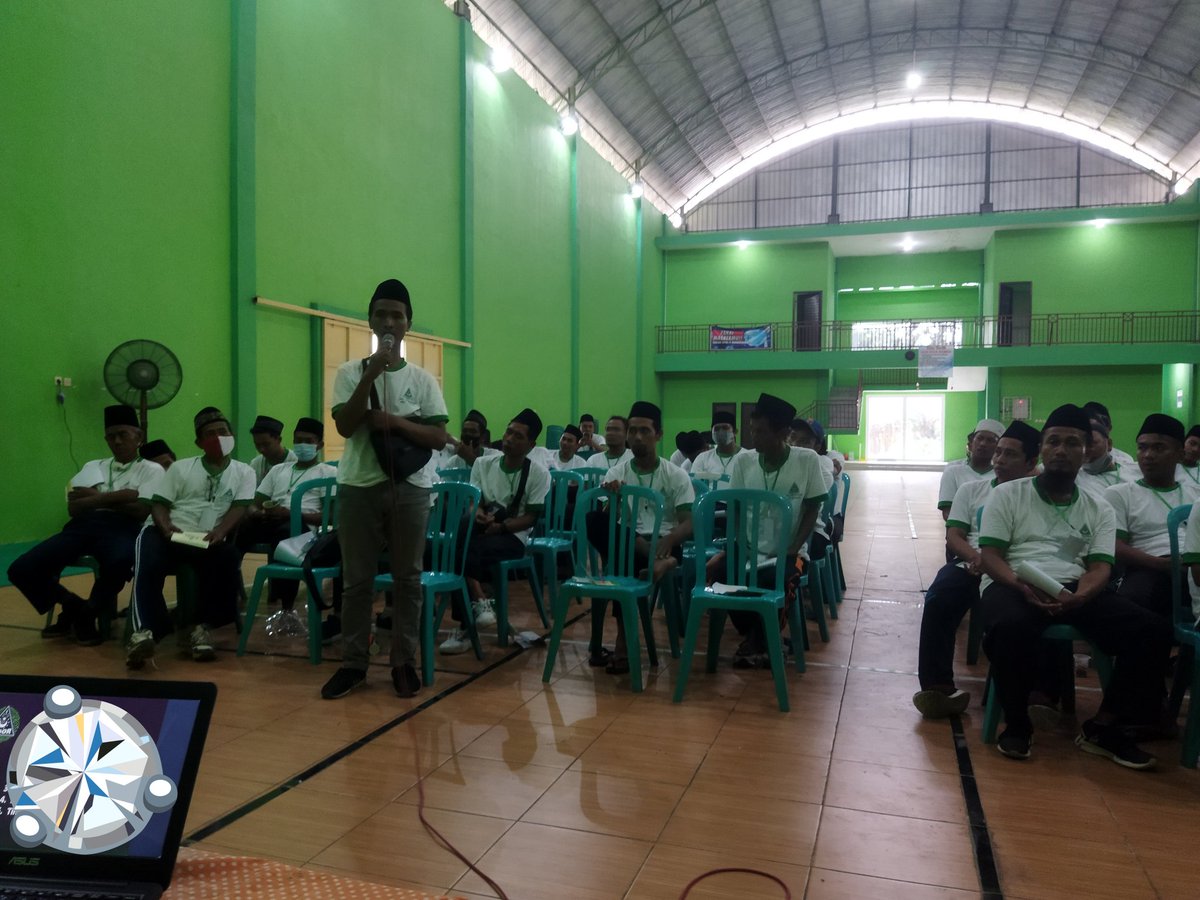 pcgpansordemak's tweet photo. Usia tak jadi halangan tuk berbakti bagi agama &amp; bangsa. 
Sahabat Agi Winarno dari Kalikondang usia 63th purnawirawan TNI menjadi salah satu peserta dari 104 peserta PKD di PAC Demak Kota yg dilangsungkan di GOR ds Bango kec. Demak Kota (6-7/11/2021) 
#AnsorDemakHebatBermartabat https://t.co/J0NP572XDB