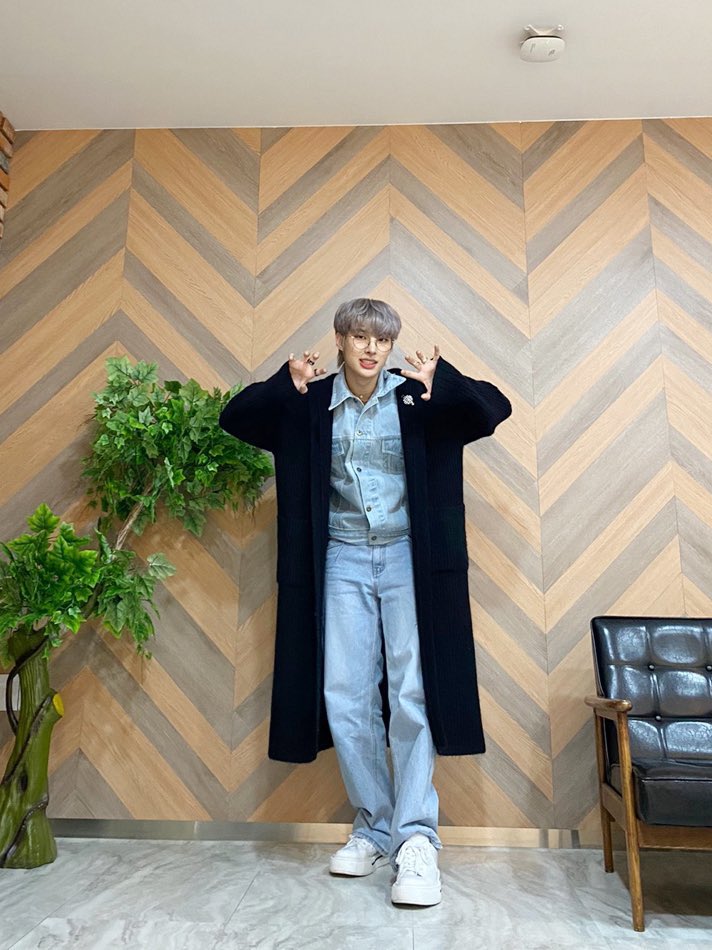 fallwinterday's tweet photo. Lihatt ini siapa yang gemess https://t.co/j0qNHXWOPI
