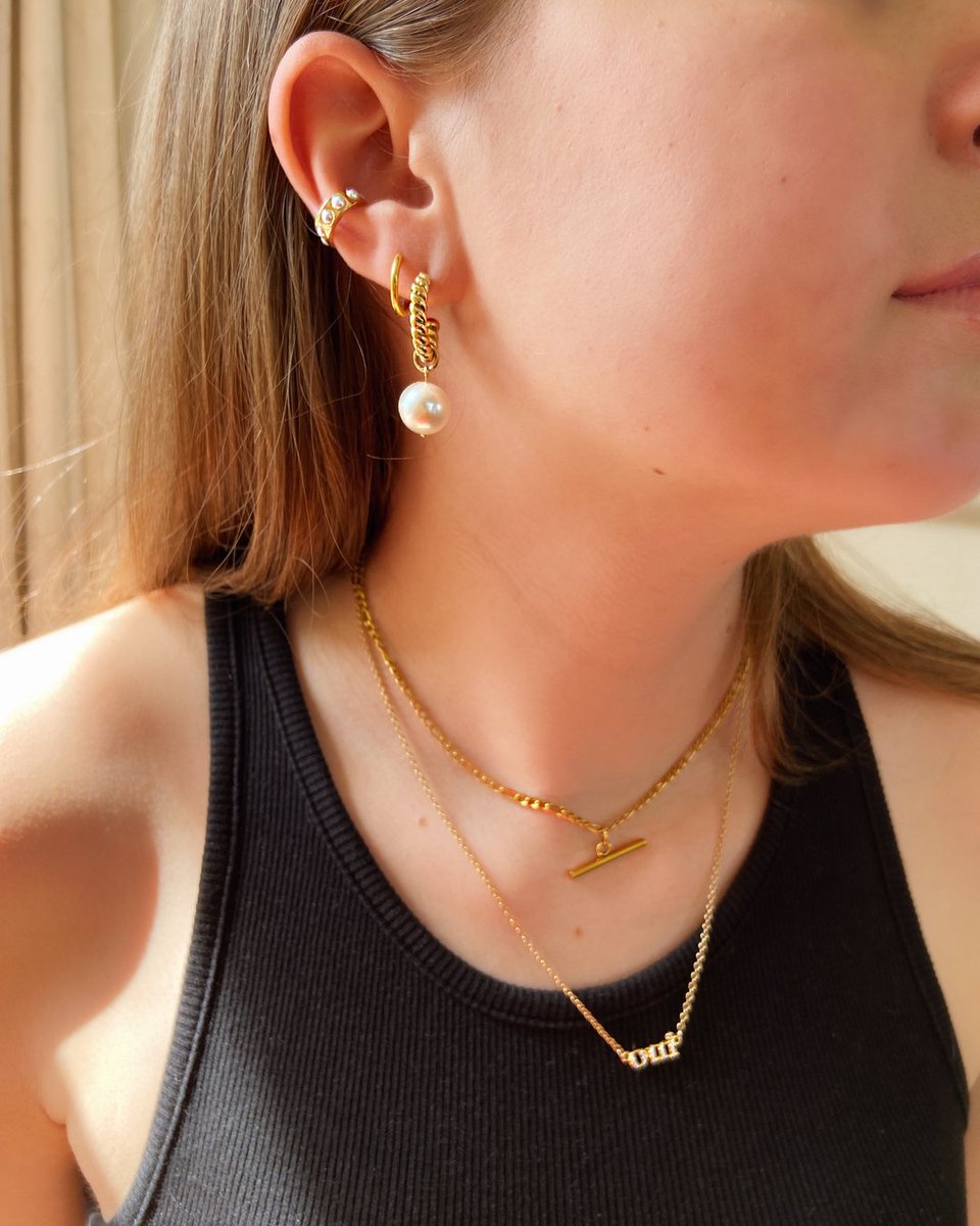 AUREVOIRLF's tweet photo. Christmas is around the corner 👀🎄Have you started thinking about gifts yet? Treat your loved ones (or yourself) to some new #aurevoirlesfilles jewellery this festive season! 🎉 

Want to win $99 to spend at #aurevoirlesfilles ? 😍
Comment below on what’s on the top of https://t.co/euX3zUdu15
