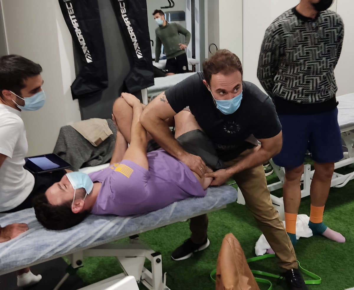 ¡Cuando un docente da todo lo que lleva dentro, aparece la magia del aprendizaje!

Gracias <a href="/BennasarIvan/">Iván Bennasar</a> por seguir compartiendo con nosotros tantas y tantas cosas, que van mucho más allá de lo académico. 

¡Nos vemos pronto!

#atopedepower #barcelona