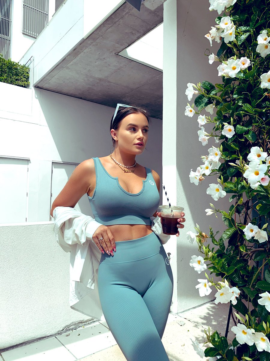 elegantrig's tweet photo. Absolute Ribbed Set - #elegantrig #activewear #freeshipping #afterpay #gymwear #australia #newzealand #leggings #fitnessgirl #australianowned #startup #smallbusiness #BlackFriday #affordable https://t.co/E2o63yFrZG