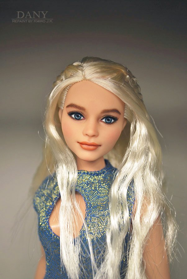 kmirocreations's tweet photo. A New Barbie Doll Repaint 'Dany' by kmirocreations. Handmade Costume by mimyo.

#mattel #barbie #gameofthrones
 #daenerys #daenerystargaryen #fashiondoll #doll #repaint #ooakrepaint #ooak #ooakdoll #customfigure #dollinstagram #customdoll #onesixthscale #oneofakind #repaintdoll https://t.co/MUd8Eg8RVw