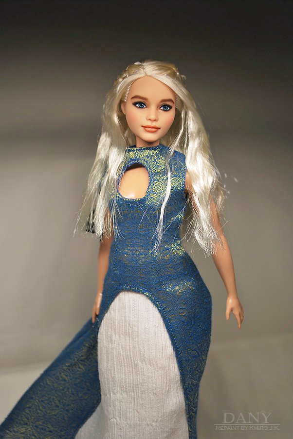kmirocreations's tweet photo. A New Barbie Doll Repaint 'Dany' by kmirocreations. Handmade Costume by mimyo.

#mattel #barbie #gameofthrones
 #daenerys #daenerystargaryen #fashiondoll #doll #repaint #ooakrepaint #ooak #ooakdoll #customfigure #dollinstagram #customdoll #onesixthscale #oneofakind #repaintdoll https://t.co/MUd8Eg8RVw