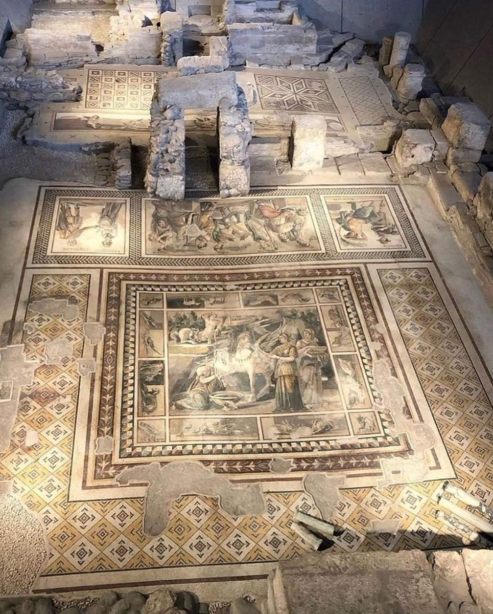 archeohistories's tweet photo. The world's largest ancient mosaic uncovered in Antakya, Turkey. It covers 9,000 square feet and was made in the late Roman period, 4th century AD.

#archaeohistories https://t.co/b3OqzLUTTu