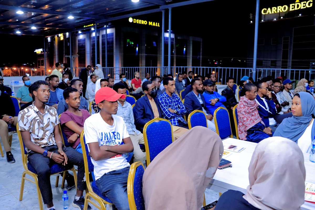sahanbooks's tweet photo. English language workshop 'Improve your language' at Sahanbooks Rooftop Hall 

📞 523355:615885
WhatsApp:+252636374561

#Sahanbooks https://t.co/oLPcRZ2R6W