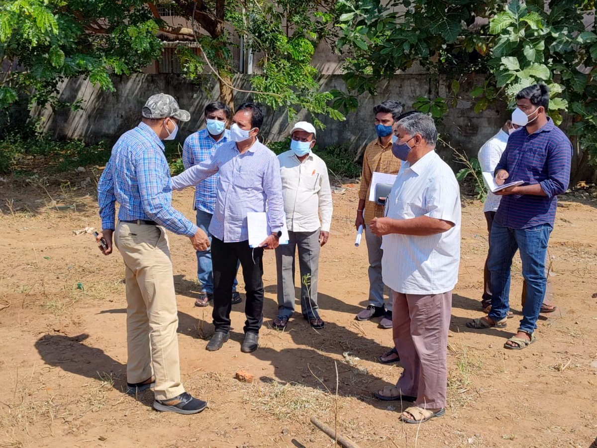 mb_telangana's tweet photo. Our #MissionBhagiratha CE Sri B.C.Gnan Kumar sir alongwith Sri L.Ramchand SE  went to #Medaram (the holy place of tribals goddesses temple  #Samakka #Sarakka  #telangana). Drinking water supply OHSR works for upcoming #Jathara are inspected.@SmitaSabharwal @DayakarRao2019. https://t.co/1UGnHpNW6W