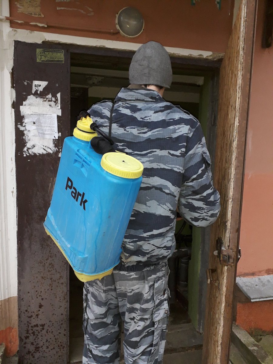 tulgilhoz's tweet photo. Обработка дезсредством входных групп.г.Тула,пос.Косая Гора,ул.Шмидта,6,7,М.Горького,6 @gilincp71 @UATNTula @Tularegion71 @Privadm https://t.co/bQdQiv0i7X