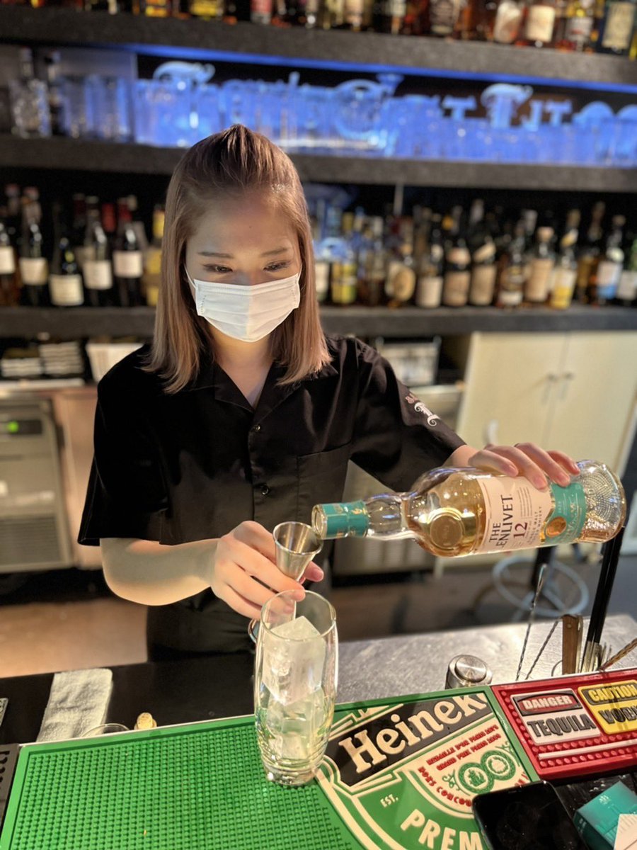 LitBar2's tweet photo. こんばんはー！
Bar Litです。

いろんなお店が再会したのでゆっくり飲める時間が増えましたねー！
本日お席にゆとりがあるのでゆっくりくつろいでいただけると思います。

美味しいお酒とお料理を楽しみませんか？！
スタッフ一同皆様のご来店をお待ちしてます！

#埼玉
#春日部市
#春日部西口
#Bar https://t.co/n35TnH0SeG