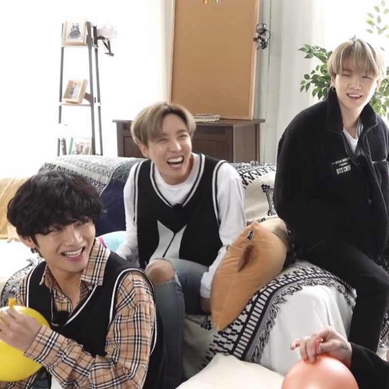 worthykoo's tweet photo. the smiles                           the reason https://t.co/iZ2jmlqlJx