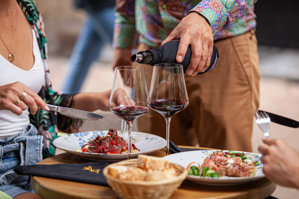 Sisters and the City tweet media