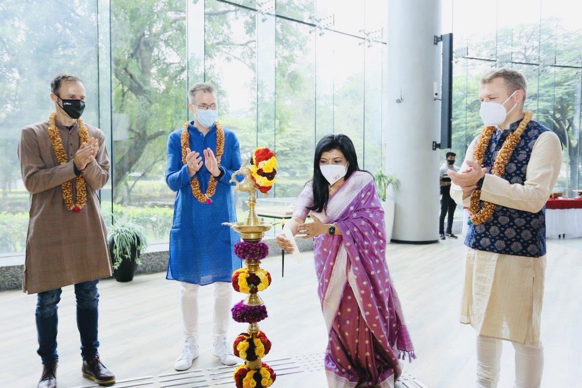 gangadharansind's tweet photo. Our iconic BLR01 building at the @saplabsindia #Bangalore campus has been redesigned to adapt to the Flex Work model. Thank you @stefansteinle @pheartig #joergsingler for joining us for the inauguration ceremony today 🙏🙏 Video of the renovated infra coming soon! @LifeatSAP https://t.co/U89unDUlcm