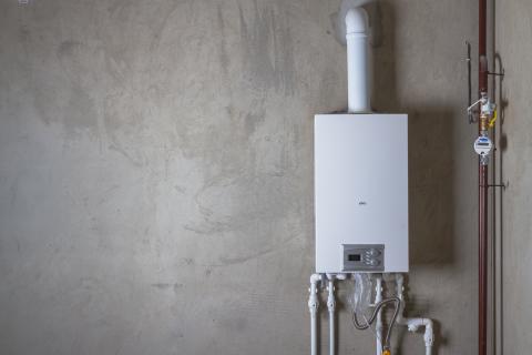 The government’s long-awaited Heat and Buildings Strategy, which sets out its vision to cut emissions in homes and workplaces, includes £450m to help homeowners replace their boilers with heat pumps.
green-growth.org.uk/article/boiler…