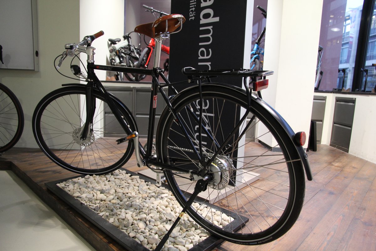 Radmitte's tweet photo. Old, but gold! 
Das 2013er @VSFManufaktur 8cht.

Gibt´s hier: https://t.co/7UOJQaVA17

#radmitte #vsf #fahrradmanufaktur #magdeburg #sachsenanhalt #radfahren #fahrradfahren #city #classic 
(Unbezahlte Werbung wegen Markennennung) https://t.co/JL9cK1z4jz