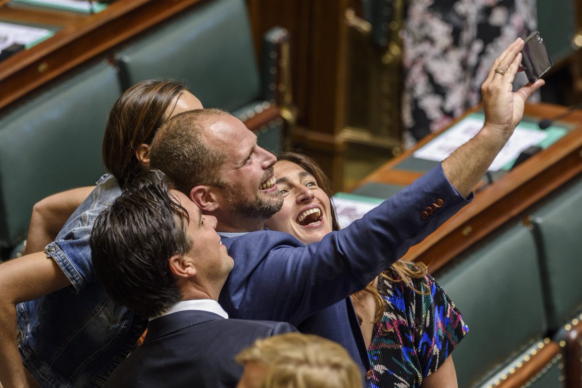 Mateusz's tweet photo. Nos élus sur les réseaux sociaux: "un vrai champ de bataille politique" | @Catherineernens pour @moustiquemag ➡️ https://t.co/aHU5xEUJTv w/ l'excellent @grgpiet &amp; un peu de moi. #politique #socialMedia https://t.co/qiumWFwH0H