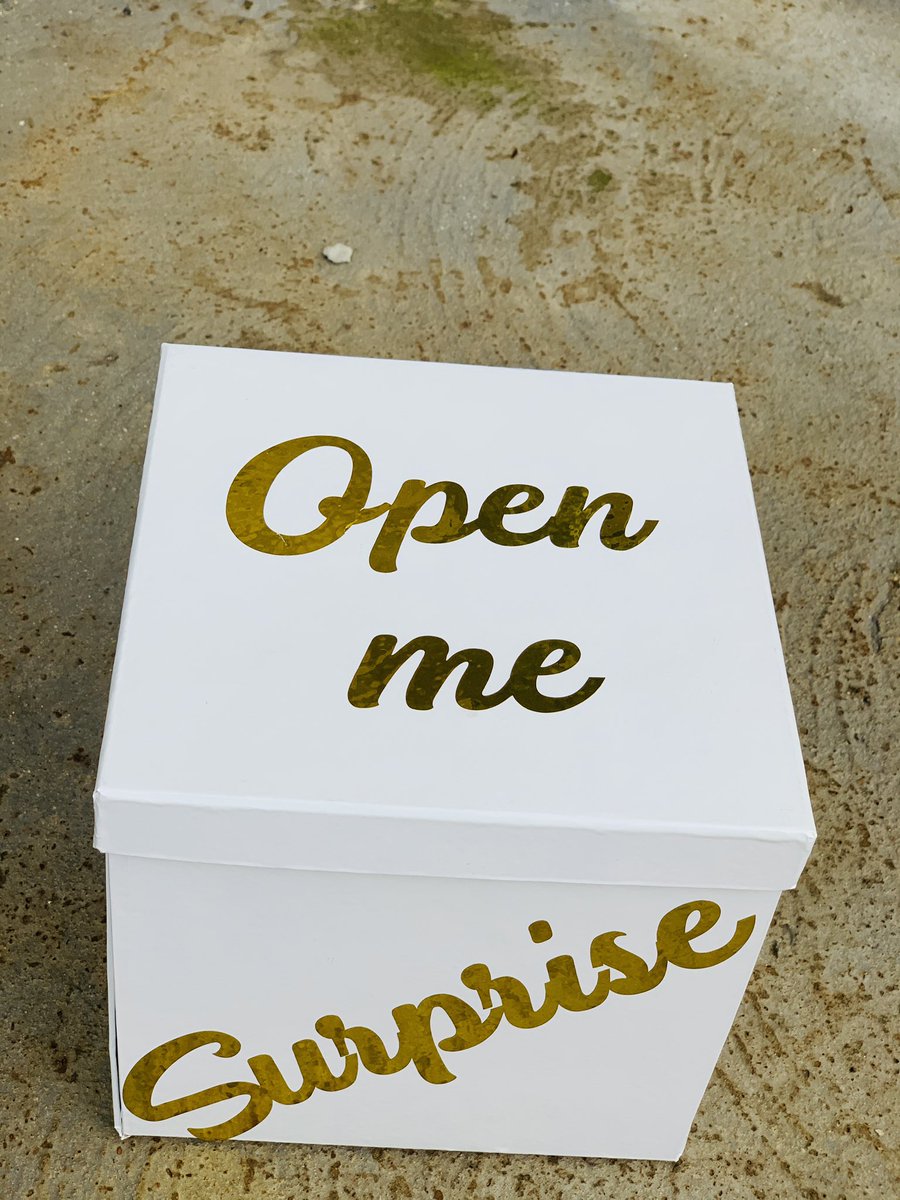 lena_empire's tweet photo. Cโรฉtait lโanniversaire de mon petit bรฉbรฉ hier ๐
Call it #explosionbox https://t.co/sz4AfwESpI