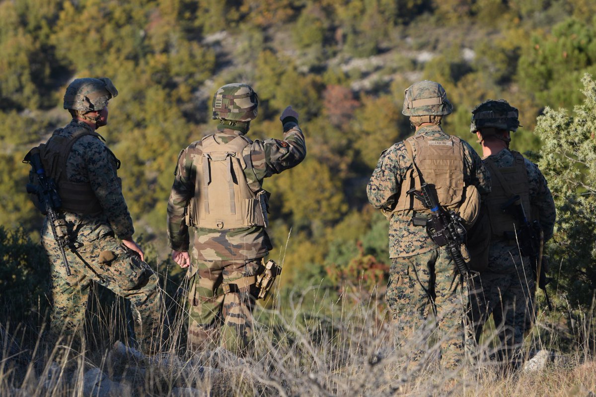 CDC3RAMa's tweet image. « Call for fire ! » Durant 4 semaines, le #3RAMa accueille ses frères d’armes du 10th Marines de l’@USMC afin d’accroître notre interopérabilité et de travailler des procédures communes d’appuis-feux. Préparer les conflits de demain c’est aussi s’entraîner avec nos partenaires !