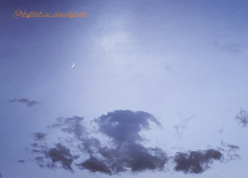 skystar_w_cloud's tweet photo. 月🌙

#photography 
#空が好きな人と繋がりたい https://t.co/OWDI04MKFn