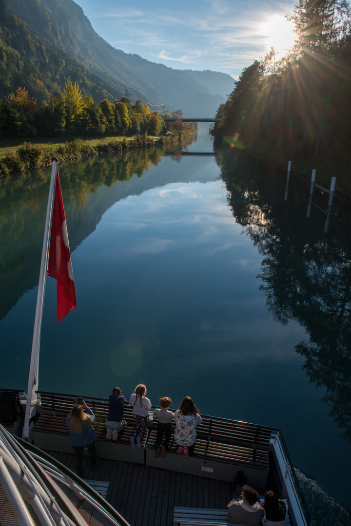 No memorable Wengen holiday is complete without a beautiful cruise on the Alpine Lake of Thun. #lakethun #thun #cruise #sunset #moon #wengen #jungfrauregion #interlaken #holiday #beautifuldestinations #inlovewithswitzerland #thunersee #spiez #diniwält #myswitzerland #moonlight