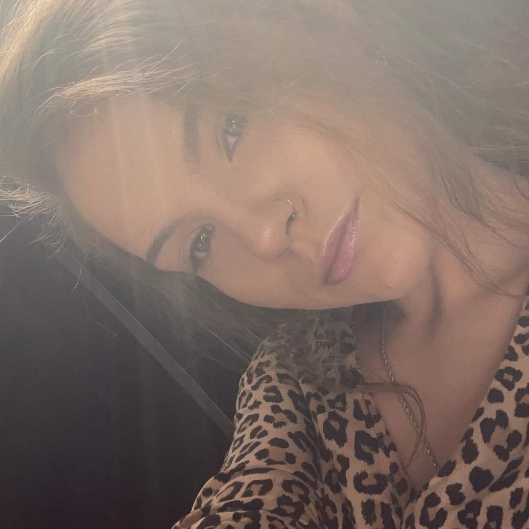 ZoeLynn__'s tweet photo. Doing snap sessions and video calls all night ❤ add me on snap - @lowkeyyzoee #selling #sellingcontent #sellingnudes #SugarBabies #SugarDaddys #adultwork #secretseller https://t.co/drVXPmma6i