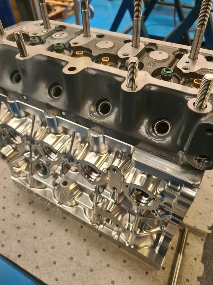 AandMEDM's tweet photo. A+5 #engine block from CAD to reality. 
Left - rendered image of 1171cc steel wet liner block with  12g940 head conversion. Right - finished block with KAD’s #cylinderhead fitted.
#kentautodevelopments #Aseries #MiniRacers #Mini16v #enginebuild #raceengine #gbmfg #UKmfg https://t.co/e9jvZOwWoL