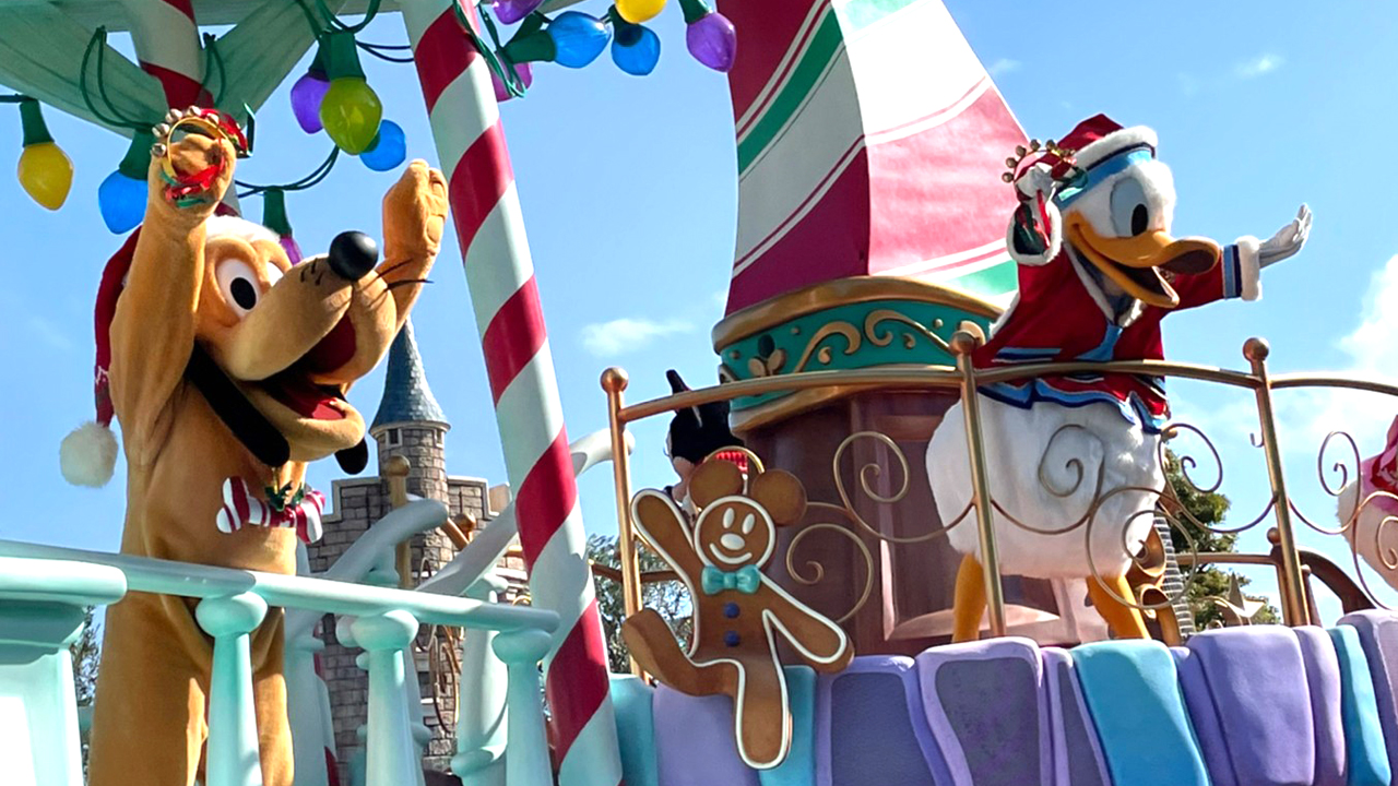 動画追加 東京ディズニーリゾートにクリスマスがやってきた パレードやスペシャルグッズ メニューなど 一足先に現地からご紹介 Twitter