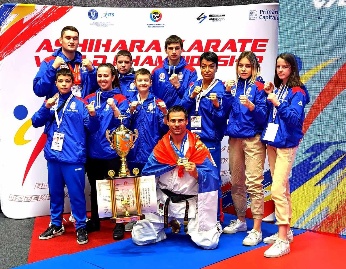 SRBinRomania's tweet photo. Huge success of #Serbian representatives with 4 gold and 2 bronze medals at the World Championship in #ashihara karate in Bucharest! Andrija,Nađa, Anastasija, Milan, Lazar and Vuk we are very proud of you! @MFASerbia @omladinaisport https://t.co/OWn7uPaT5V