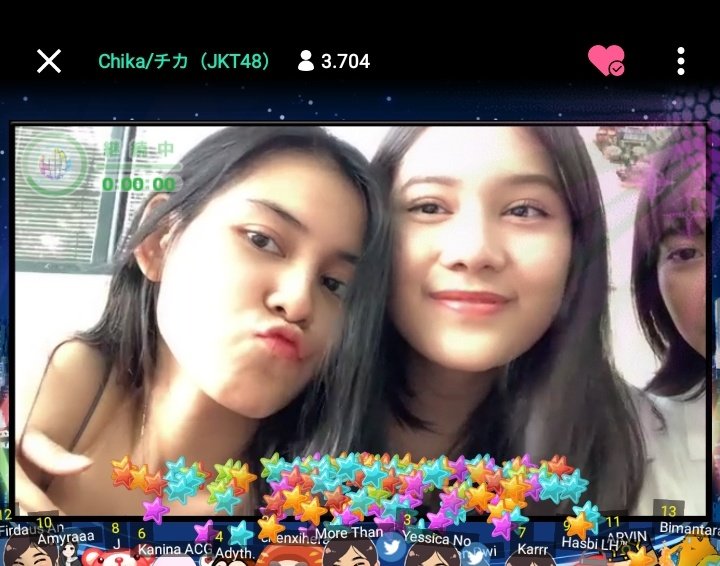 indywlndri's tweet photo. Terimakasih sudh membuat hari ini penuh dengan kebahagiaan kakak² dan dede🥰 @Y_ChikaJKT48 @vionaaaf_ @Freya_JKT48 
Btww Happy Birthday Sekali lgi Kavv,Hari ini Mode Vivi ya bukan badrun hehe
#a21kViviUltah https://t.co/zqKSezSk8G
