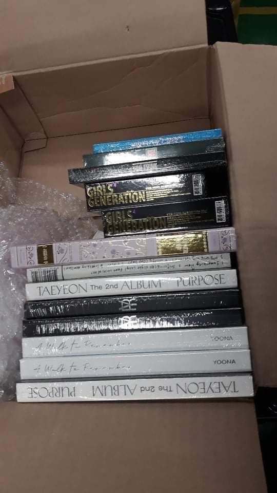 seoulfindsph_'s tweet photo. #SFPH_Updates
🧶BOX 7: currently sorting & packing please wait for your arrival notice
🧶1B FETA Savage: notified for delivery
🧶BOX 8: waiting for remaining sealed albums to be received by our consol for shipout.
thank you for trusting us! ^_^ https://t.co/sf3YnCzF5m
