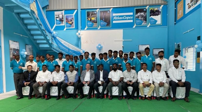 AtlasCopcoIndia's tweet photo. From #refurbishment to #element #overhaul to well stocked #parts, #JayMiningandWaterwellSolutions, our Authorized Distributor in Bengaluru recently opened their #workshop doors to bring in first time right #service when & where you need it. #AtlasCopcoIndia #PowerTechniqueService https://t.co/rpVnZsIbI9